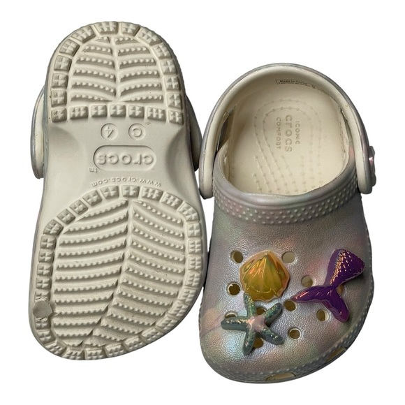 CROCS Kids Iridescent Slippers with Sea Charms - Picture 8 of 12